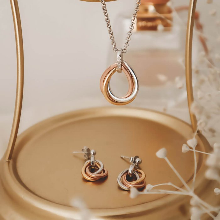 Strieborný prívesok Hot Diamonds Trio Teardrop RG DP780